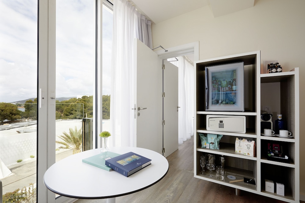 ME Ibiza - The Leading Hotels of The World 34/80