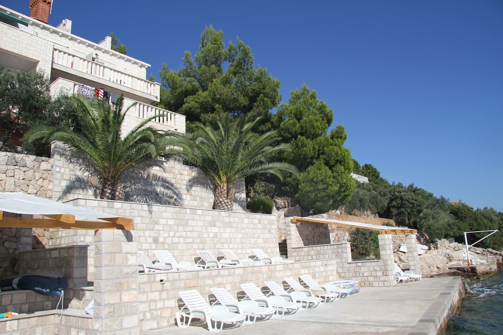 Villa Ratac 60/63
