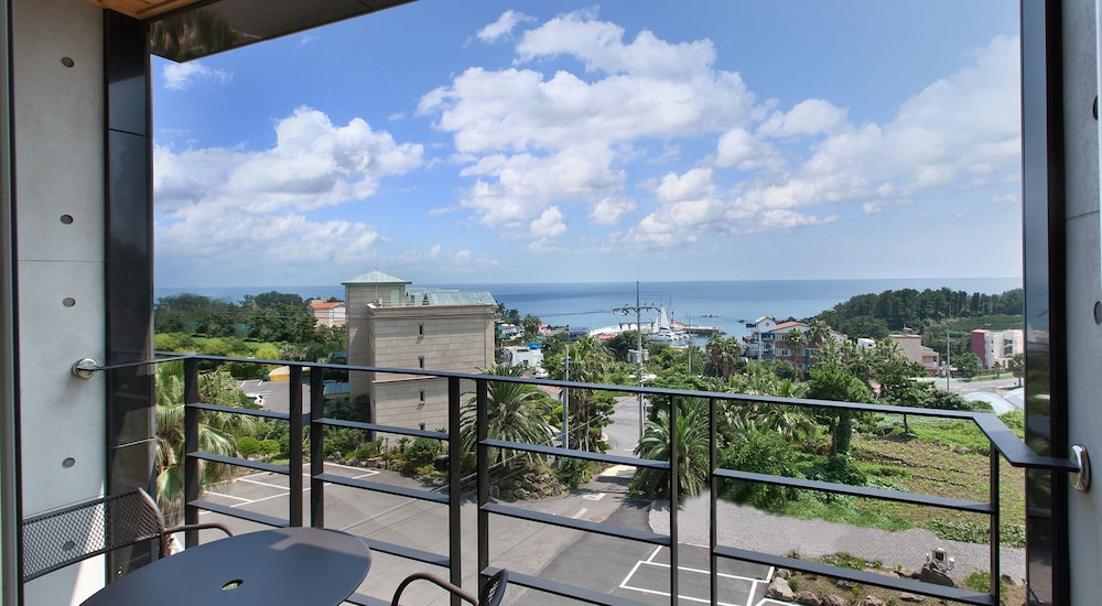 Familia Hotel Jeju 51/61