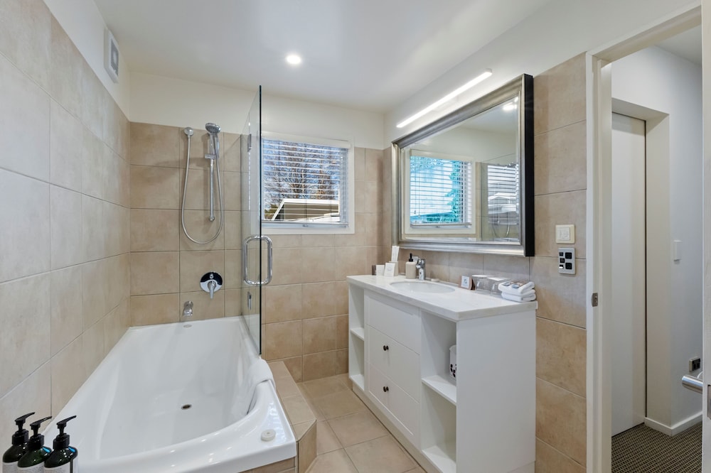 Queenstown House Boutique Bed and Breakfast and Apartments 46/50