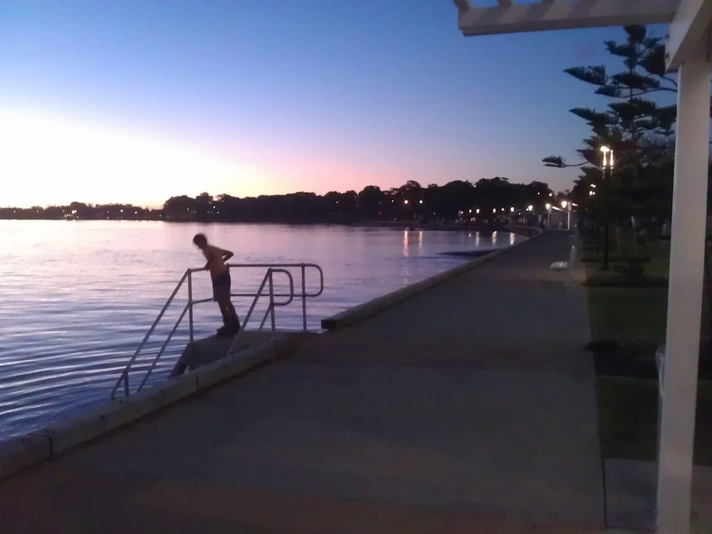 Proximity Waterfront Apartments 27/46
