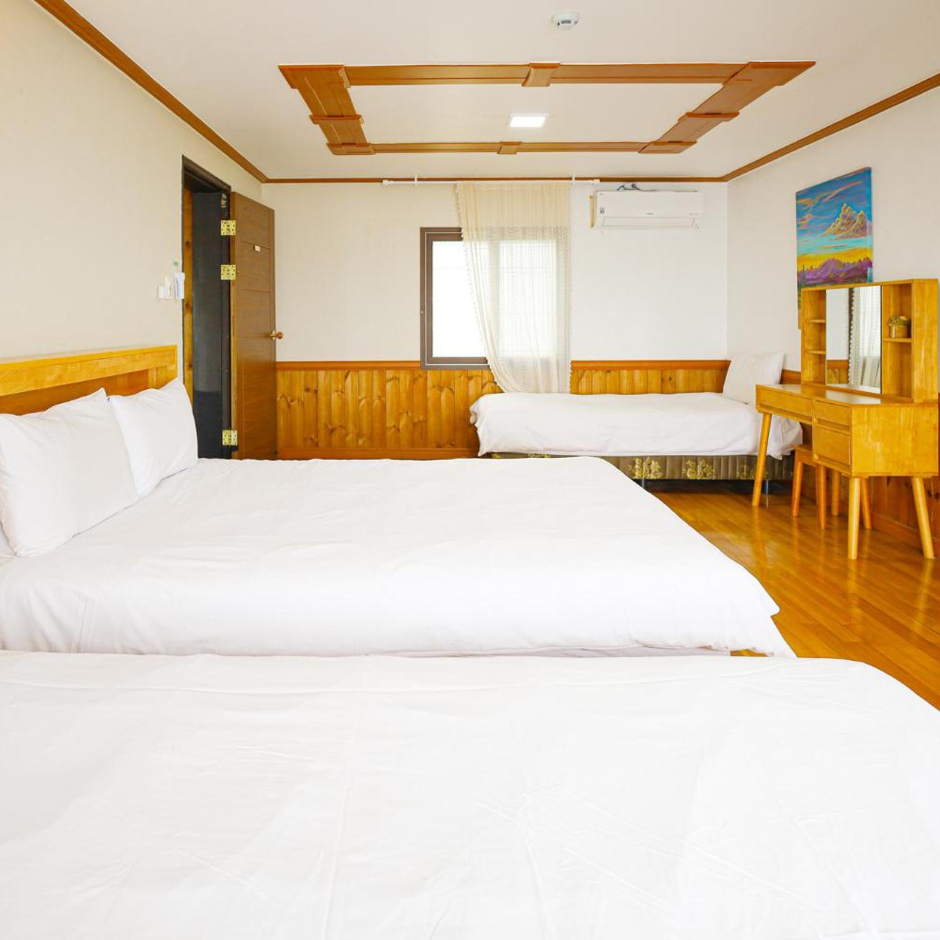 Fantastic Ocean View Sydney Hotel 17/51