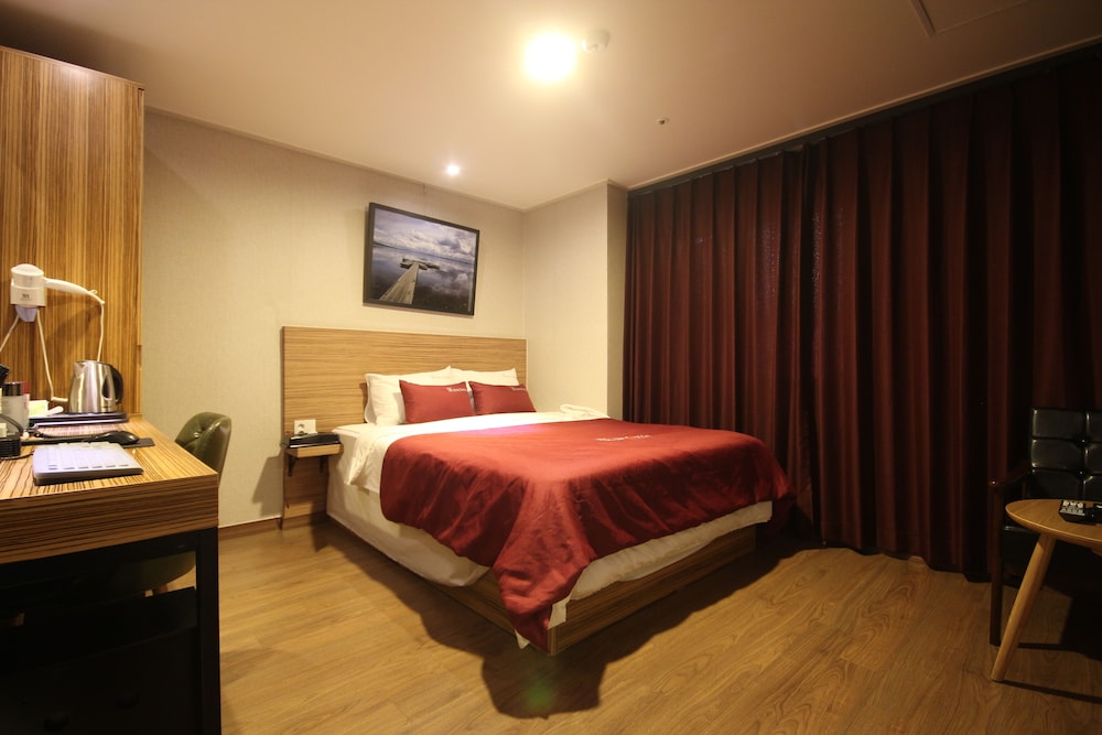Hotel The May Busan Sasang 8/28