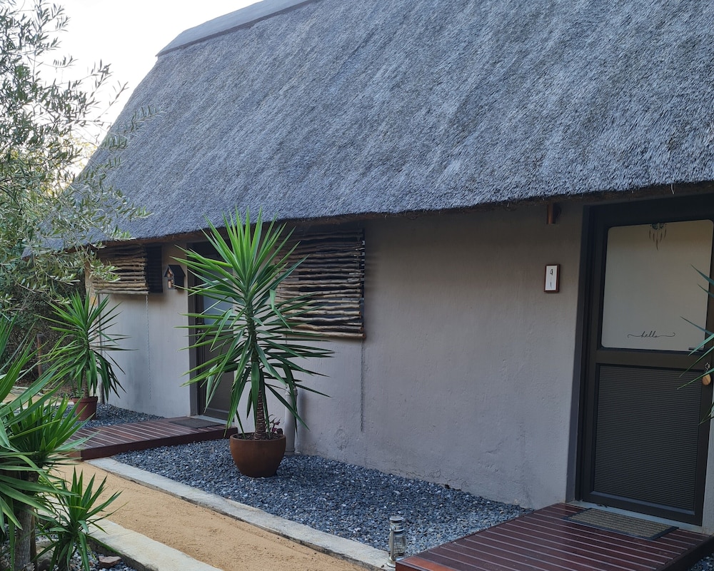 Ujabule 8 Sleeper Bush Lodge 1/50