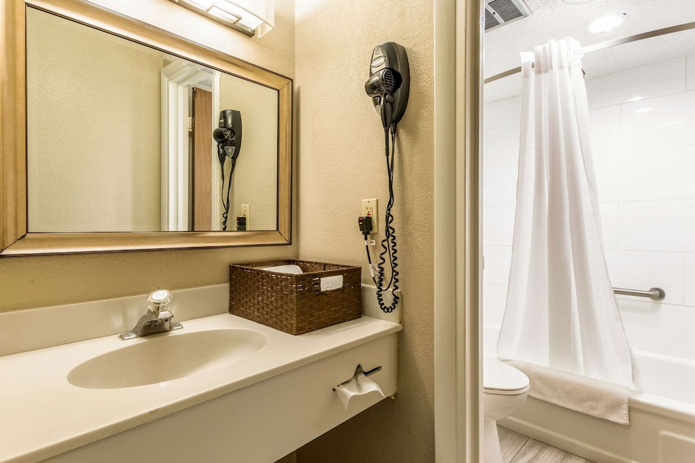 Econo Lodge Berea 37/37