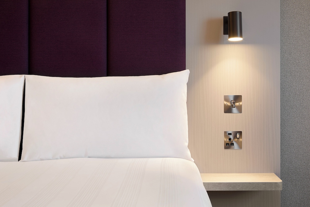 Premier Inn Bristol Parkway (M32) 31/58