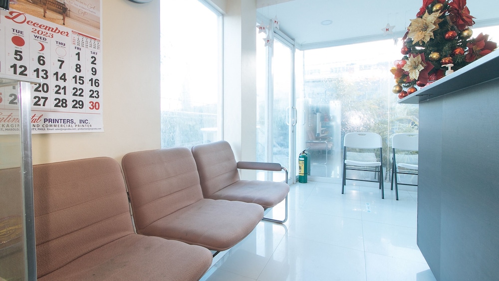 RedDoorz at Grand Apartelle Hernan Cortes Cebu 32/38