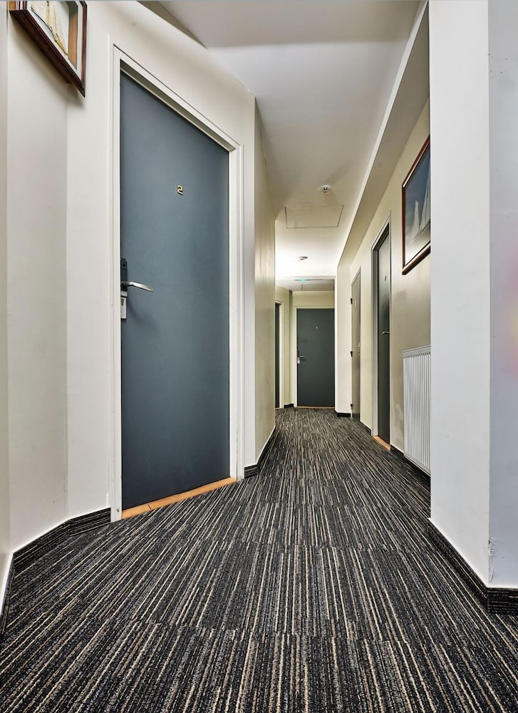 L'atlantique Hotel 25/48