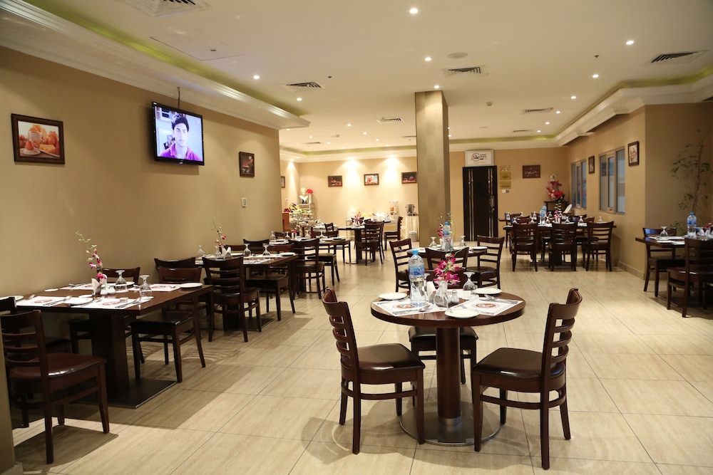Monroe Hotel Bahrain 58/66