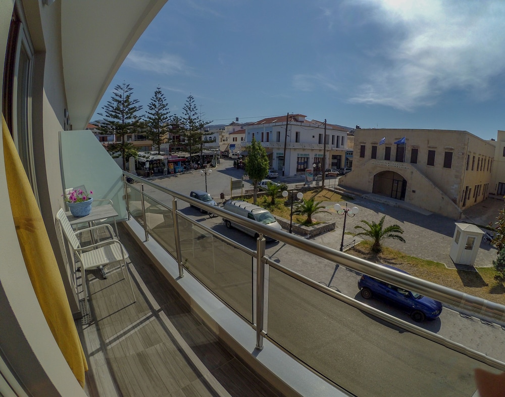 Castell Hotel 4/50