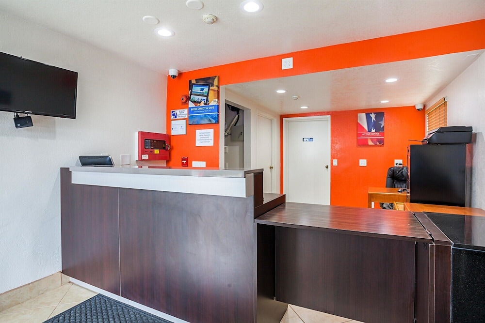 Lobby at Motel6 Ventura, CA - Downtown, VENTURA - CA