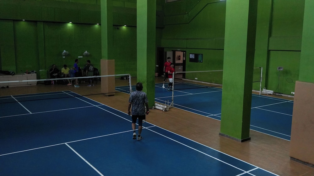 The Club Emerald Chembur 20/51