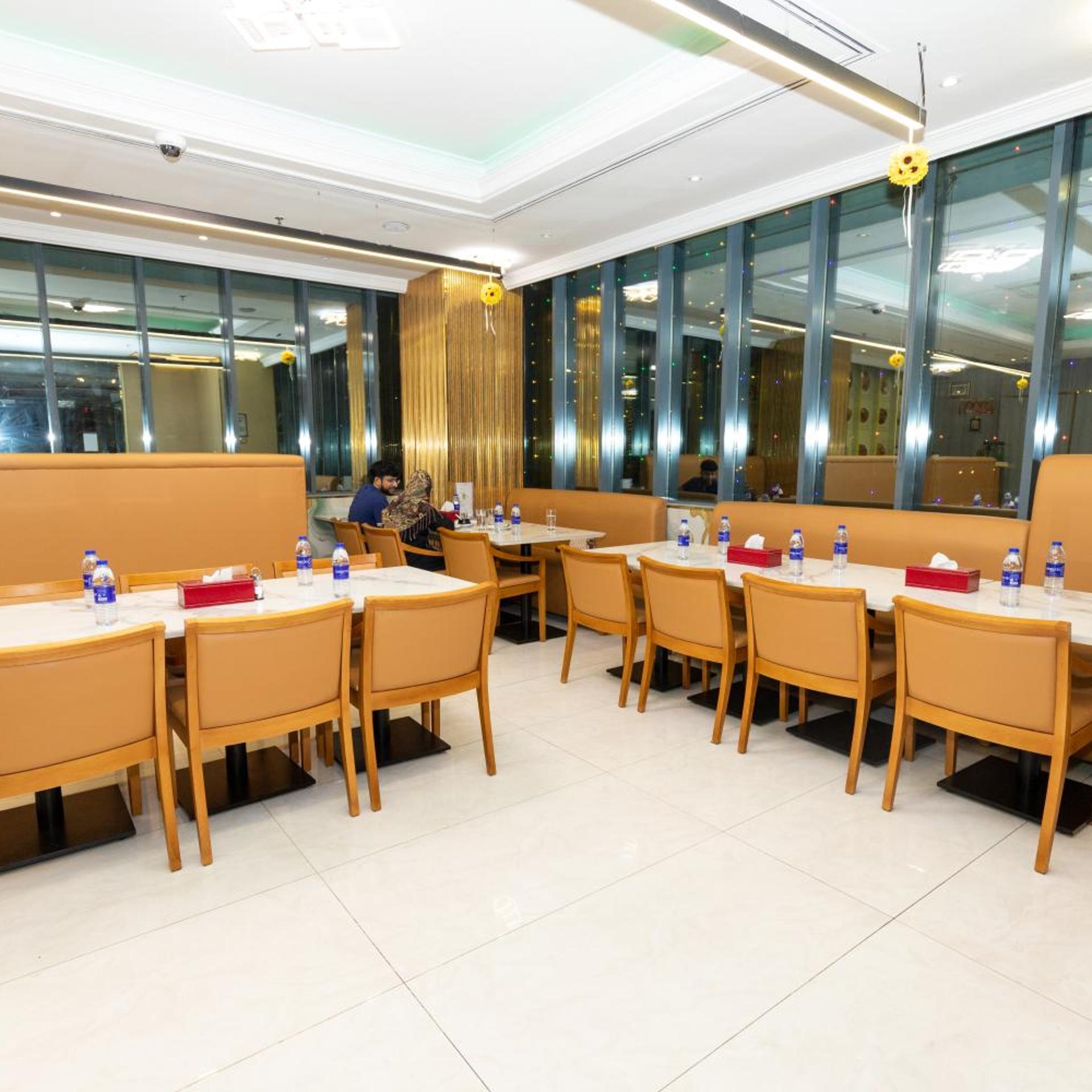 restaurant cafeteria