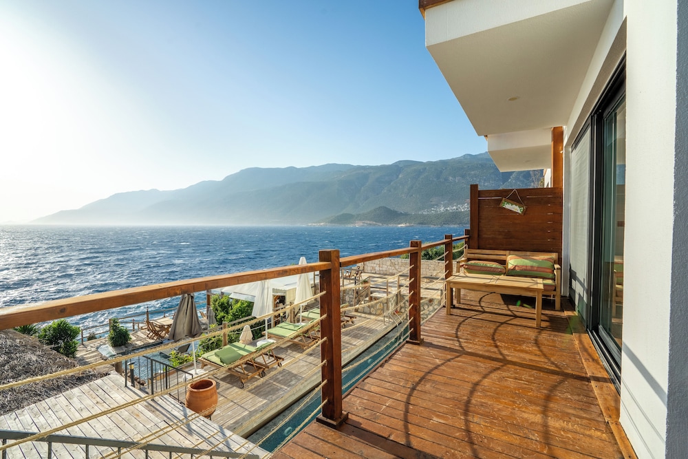 Mandalina Luxury Suites 39/50