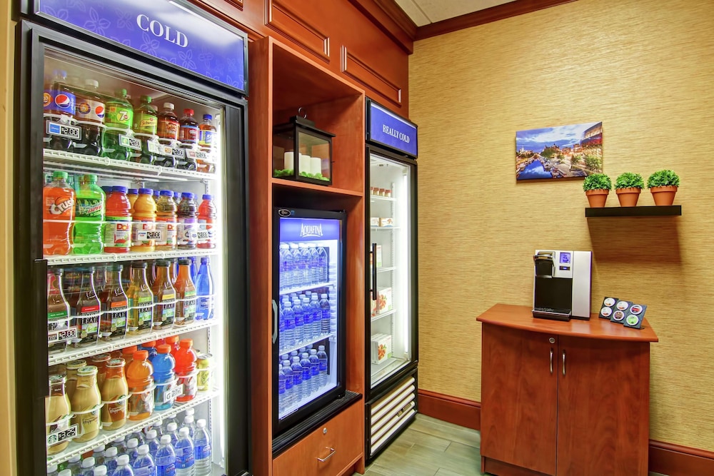 Hilton Garden Inn Ottawa Airport 3/86