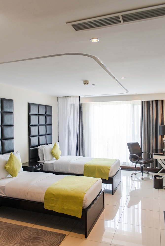 Acacia Premier Hotel 11/66