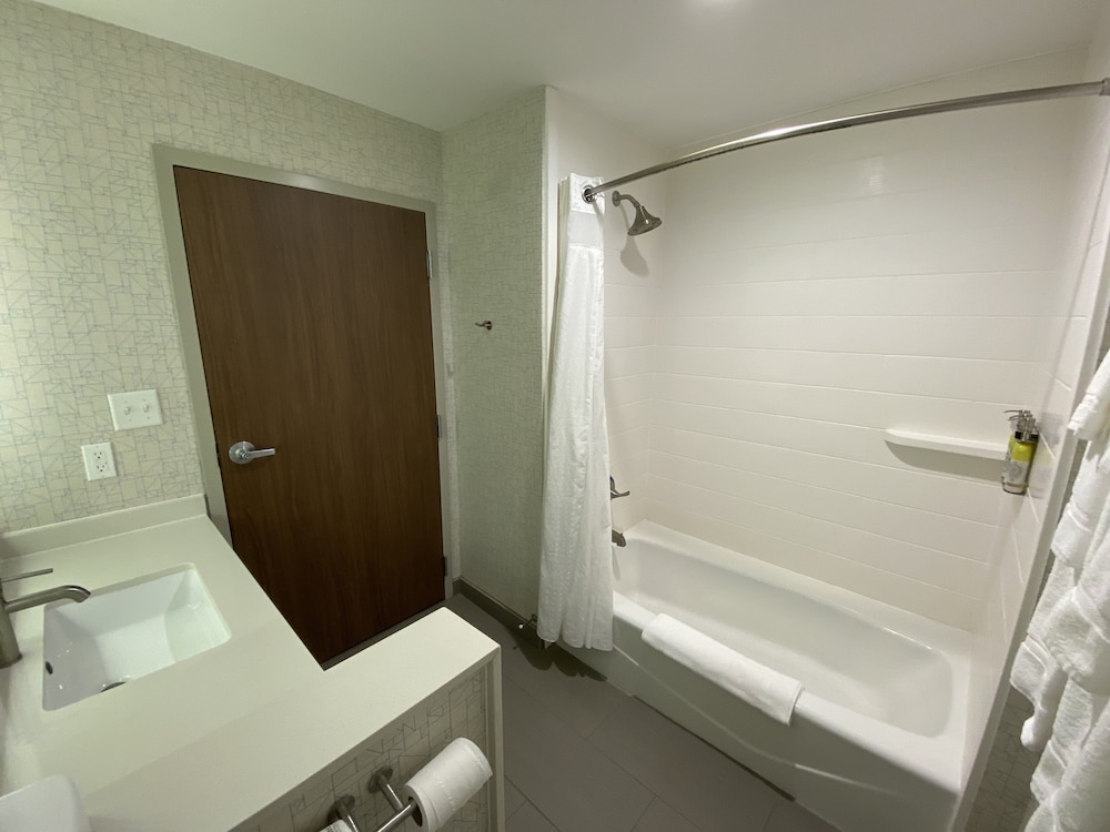 غرفة قياسية بسريرين كوين، HOLIDAY INN EXPRESS PINEVILLE-ALEXANDRIA AREA 6/6