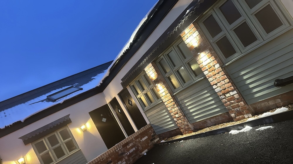 The Station Hotel 1/25