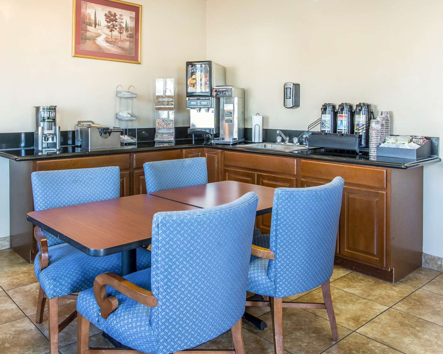 Rodeway Inn And Suites Riverton 18/23