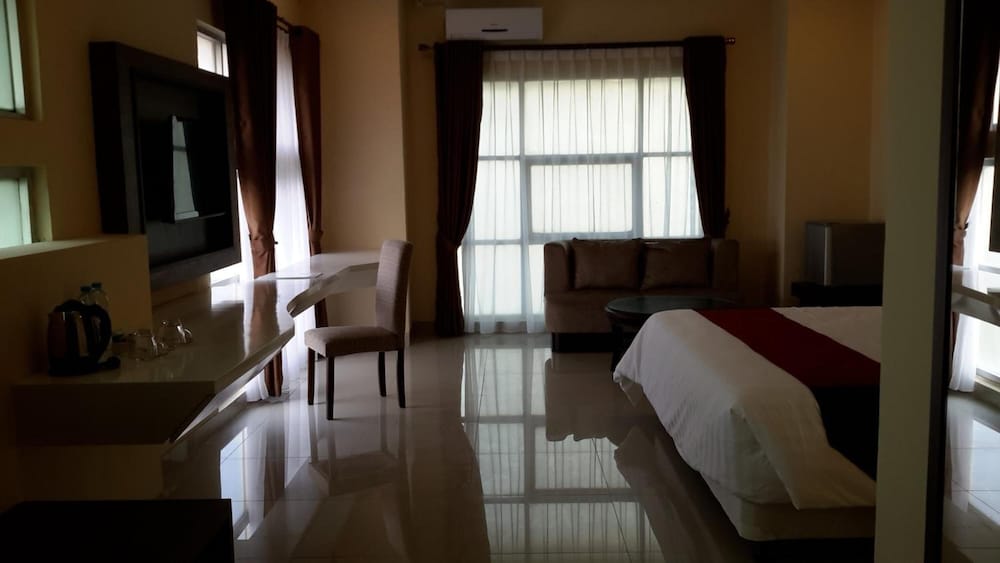 Hotel President Executive Club - Jababeka Cikarang 9/23