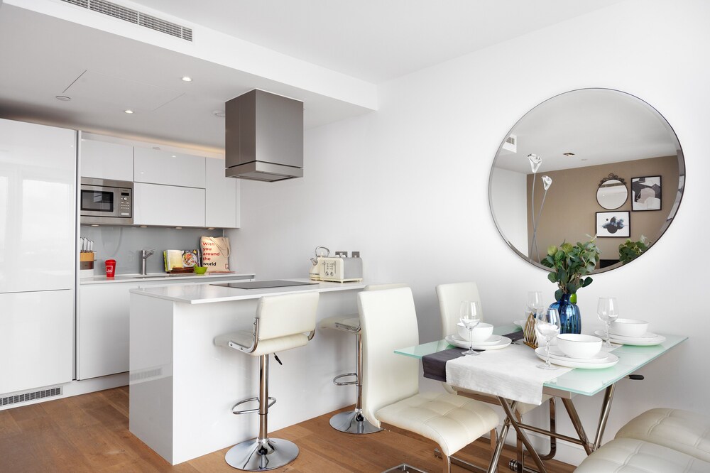Avant Garde Apartments By Squa.Re 29/43