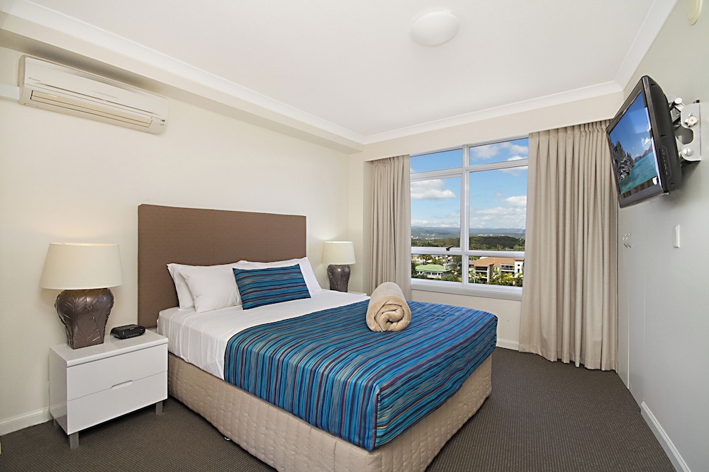 3 BEDROOMS, SUPERIOR, APARTMENT