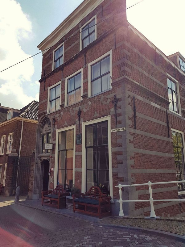 Grand Canal Delft 2/10