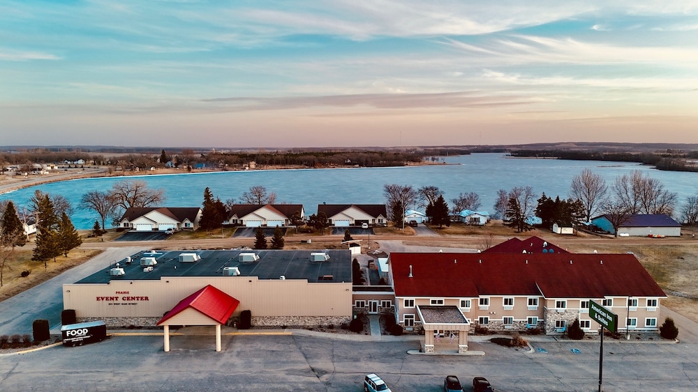 GrandStay Hotel & Suites Parkers Prairie 4/50