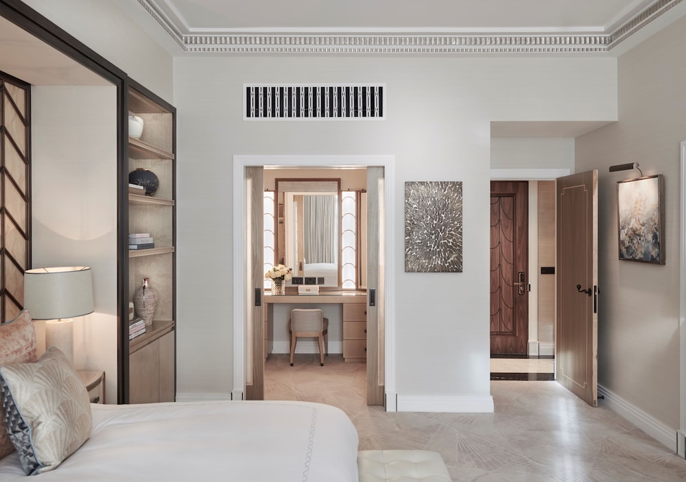 CLARIDGES HOTEL 34/73