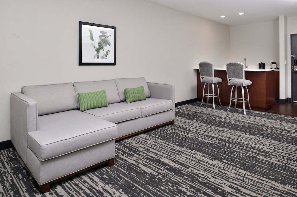 Four Points by Sheraton Omaha Midtown 11/20