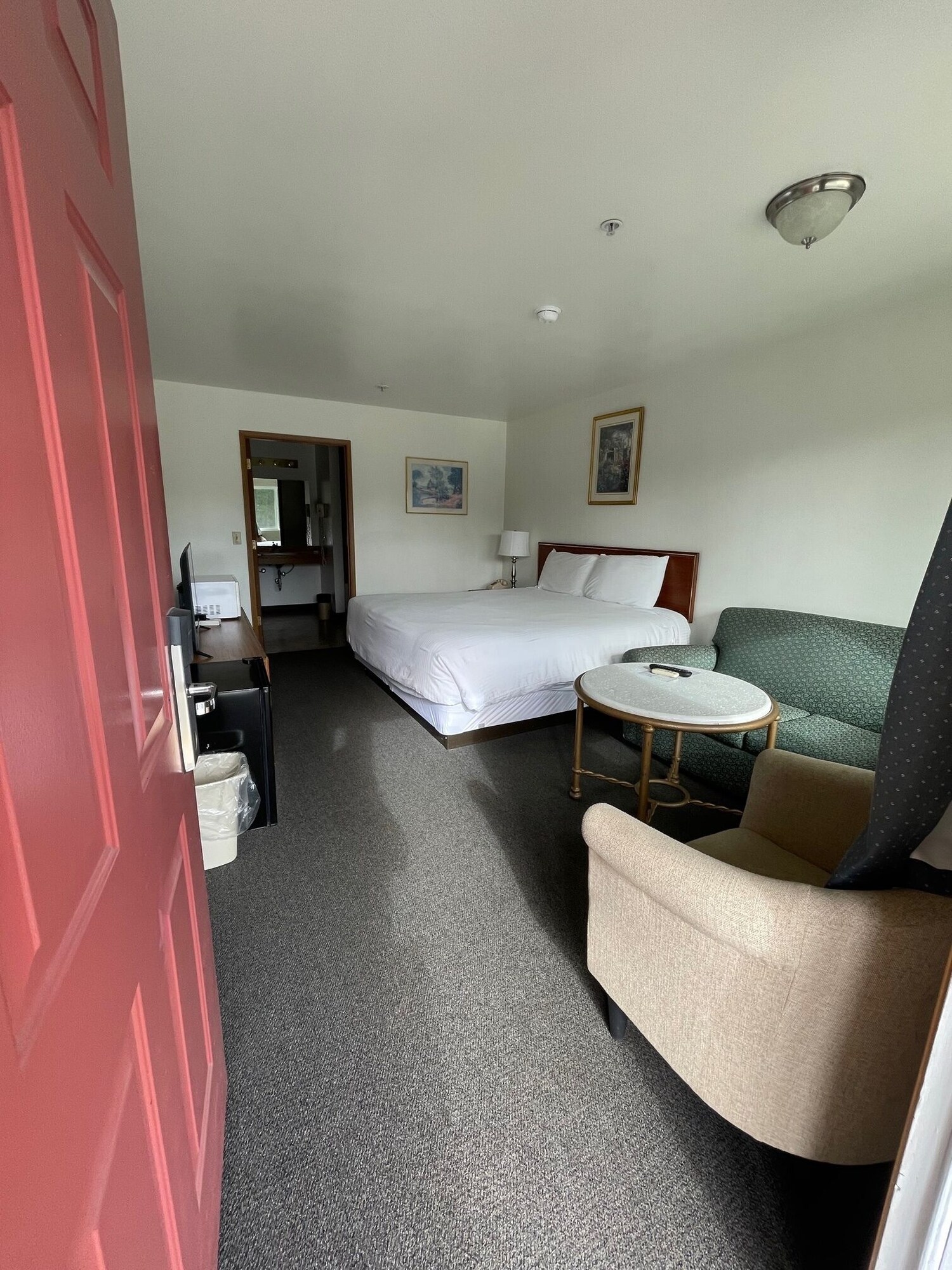 غرفة قياسية بسرير كينج لذوي الإعاقة، Fairground Inn Monroe WA 3/6