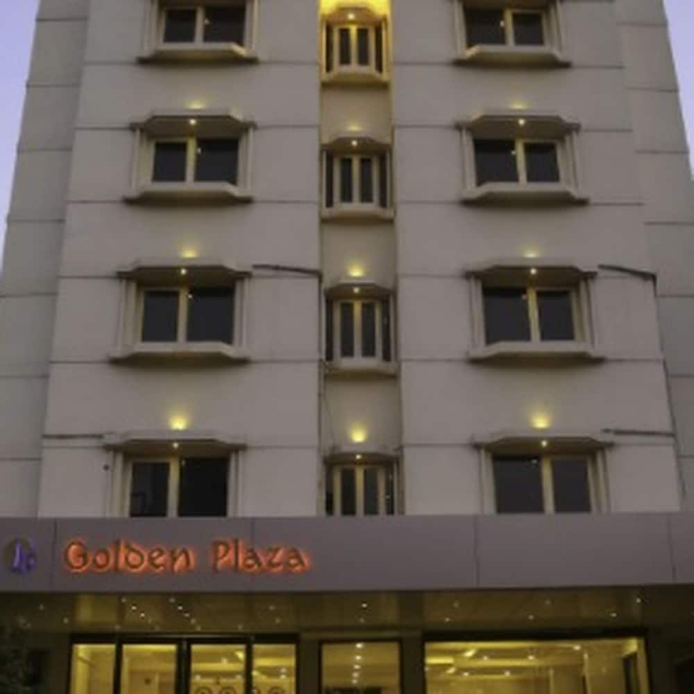 Oyo 2351 Hotel Golden Plaza 1/24