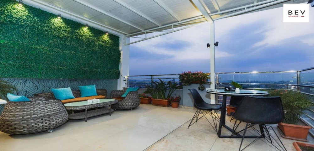 Indreni Suites Hotel 26/36