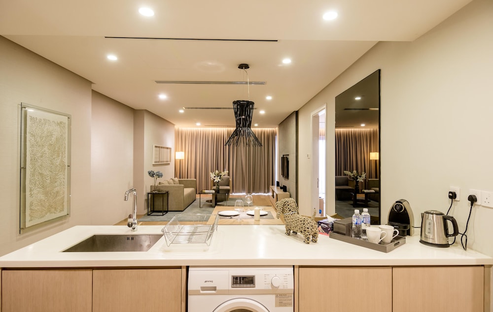 188 Serviced Suites & Shortstay Apartments 13/36