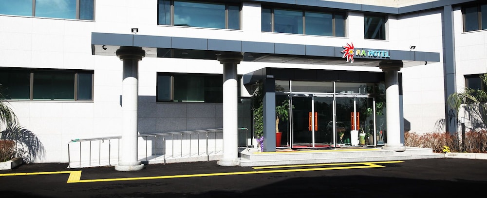 Ra Tourist Hotel 2/22