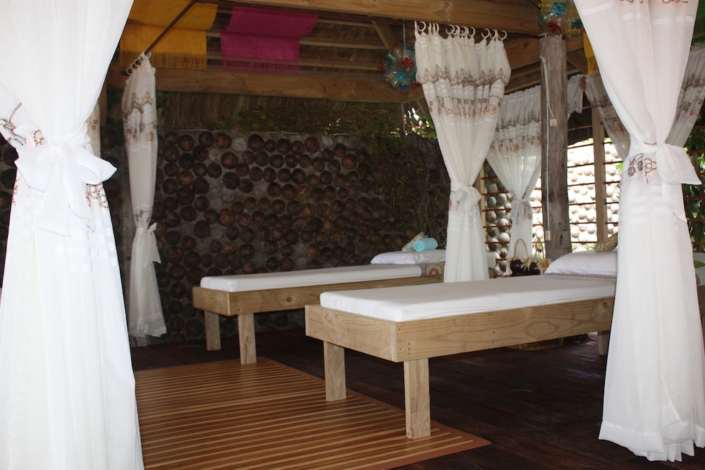 Bohol Bee Farm 60/75
