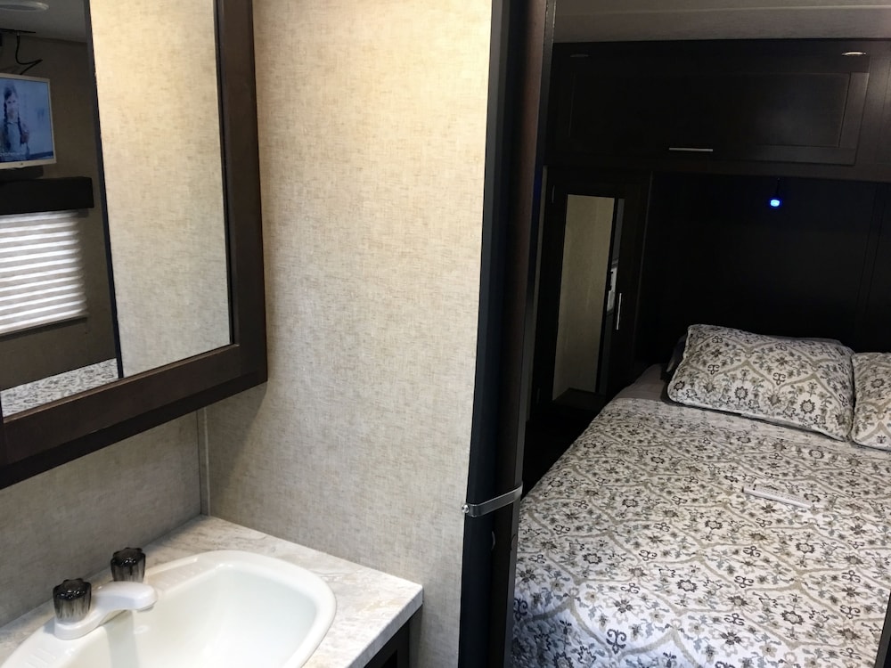 Enduro Rv Citrus Valley Resort 16/73