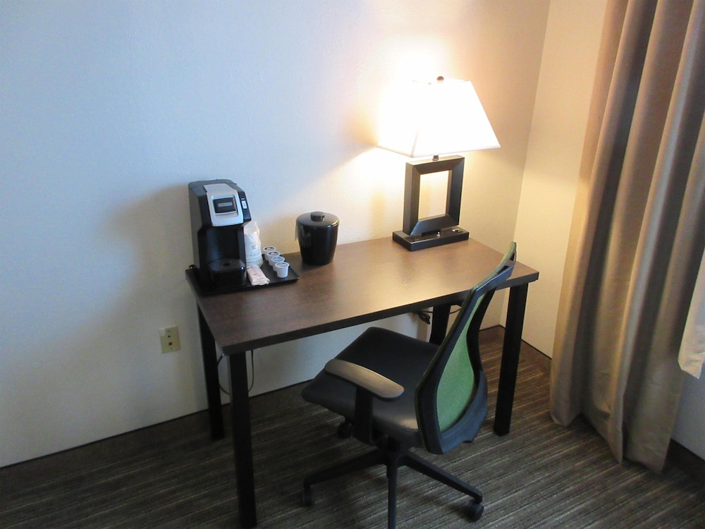 Best Western Champions Forest Inn and Suites 49/61