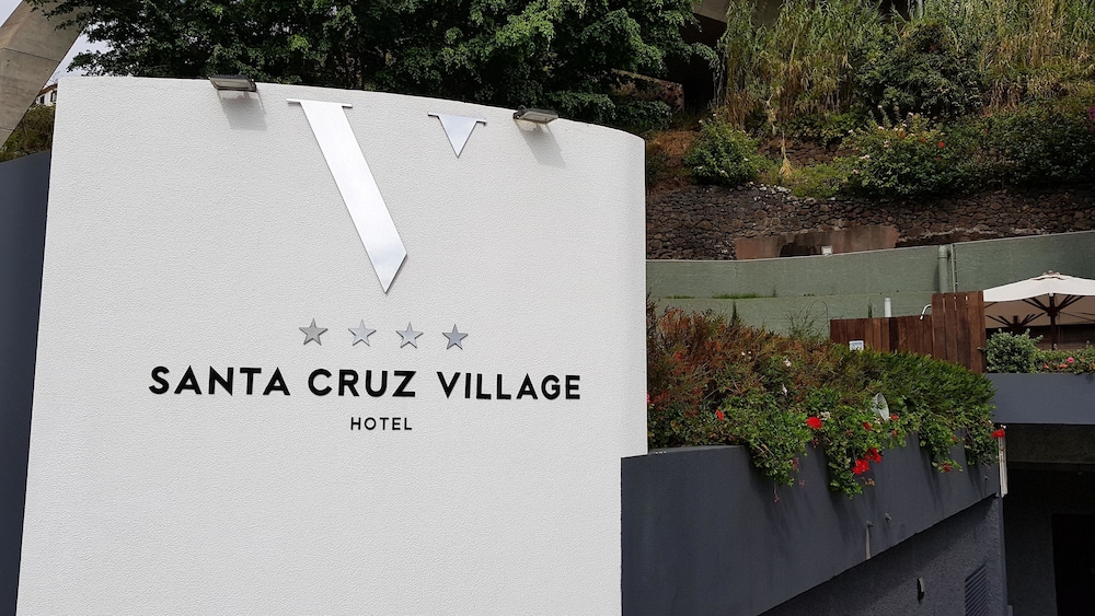 Santa Cruz Village Hotel 6/69
