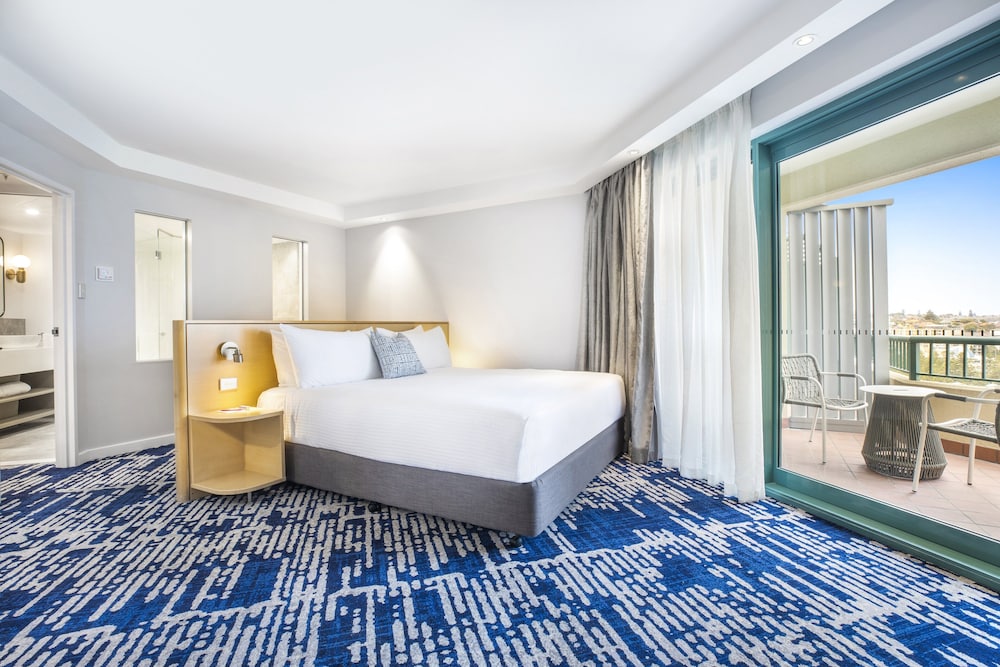 InterContinental Sydney Coogee Beach by IHG 14/80