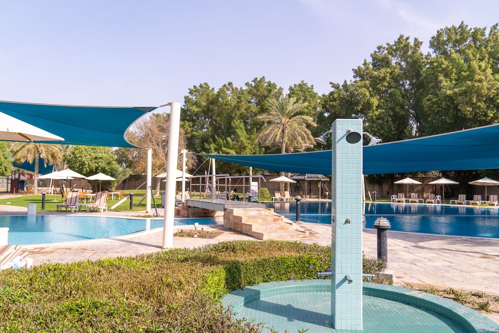 eStay Hotel by Jacobs 48/54