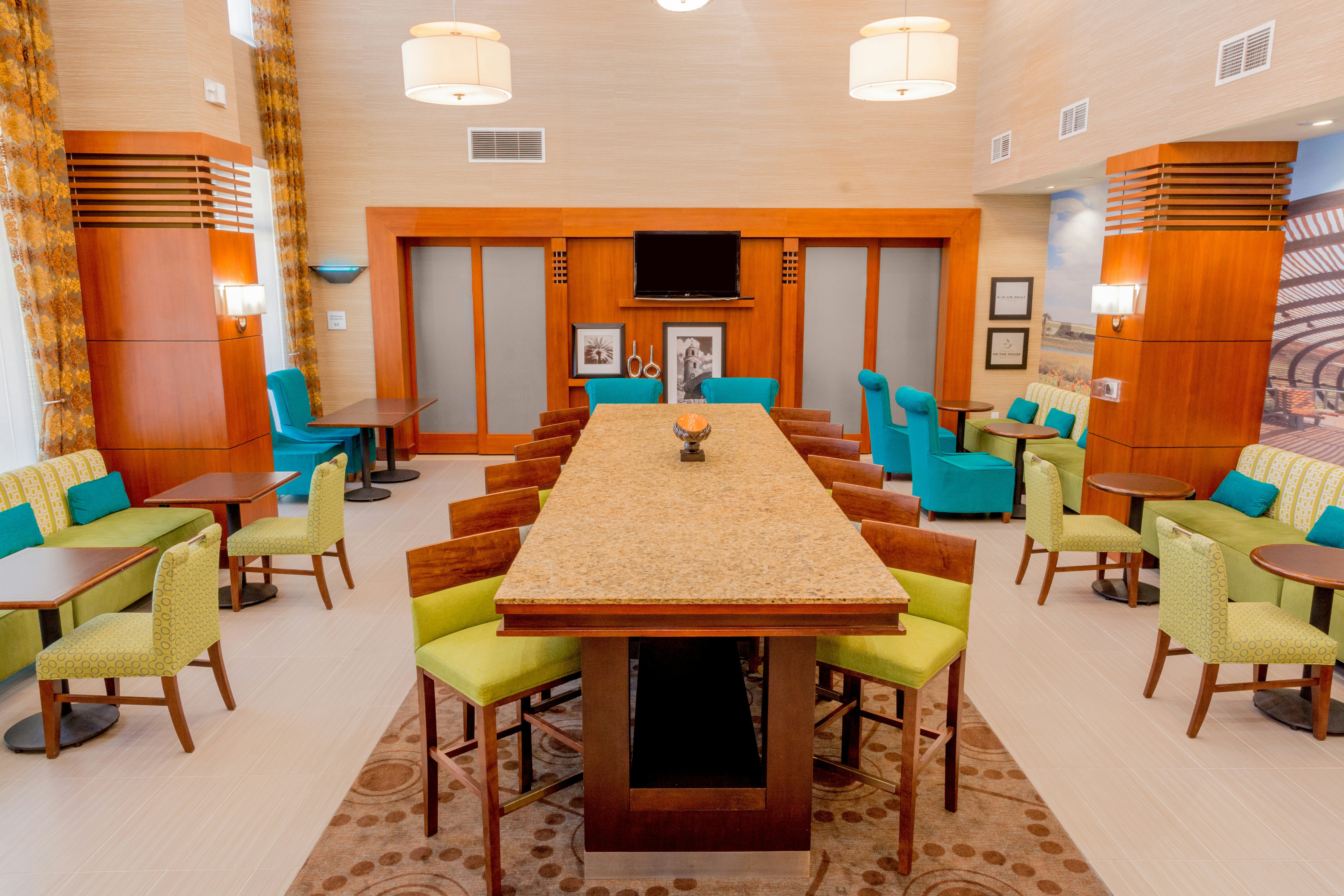 Hampton Inn Suites Riverside Corona East 54/66
