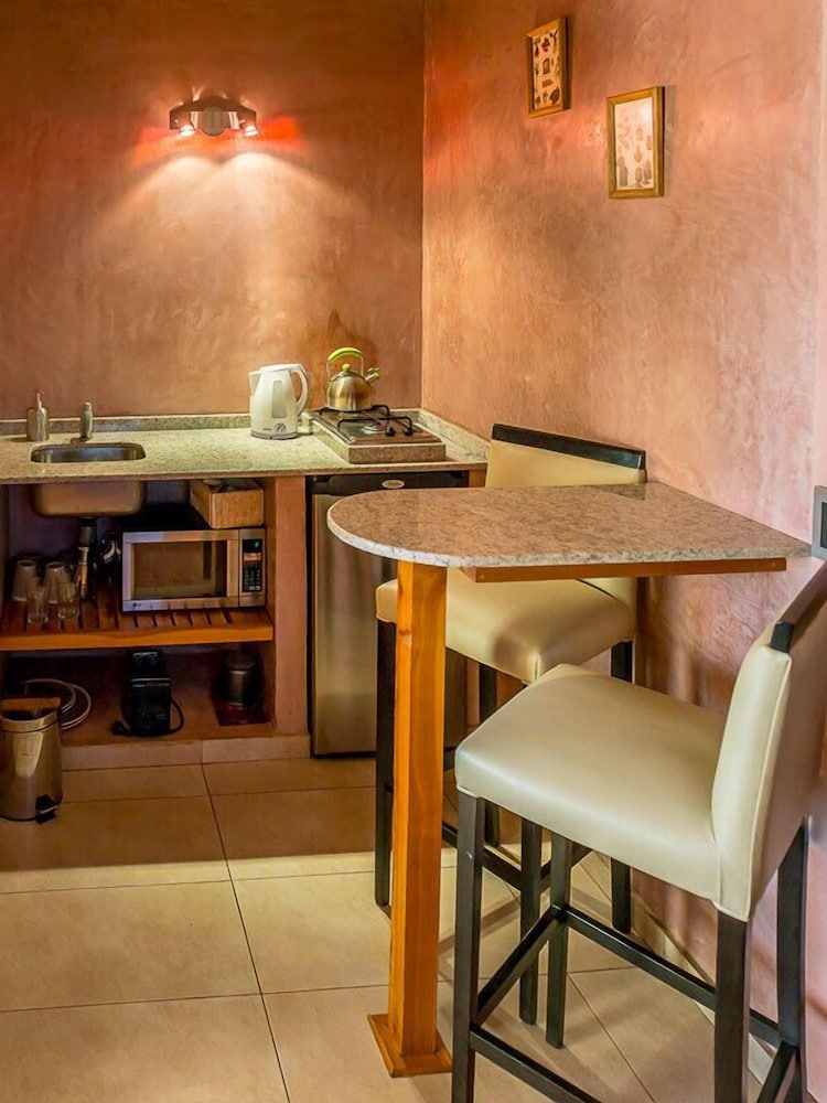 Lirolay Suites 37/46