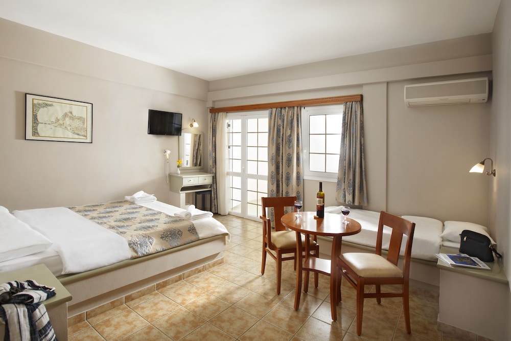 STANDARD, KING BED, MOUNTAIN VIEW