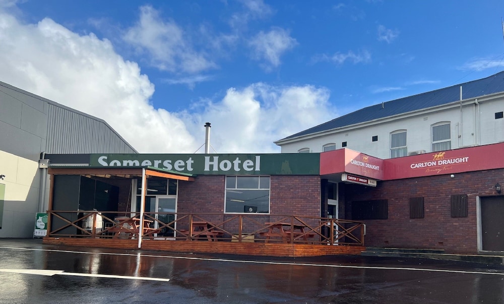 SOMERSET HOTEL 4/39