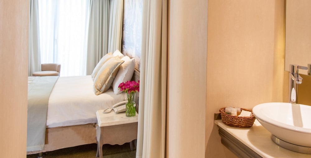 AHC Ayasofya Hotel (Special Class) 58/60