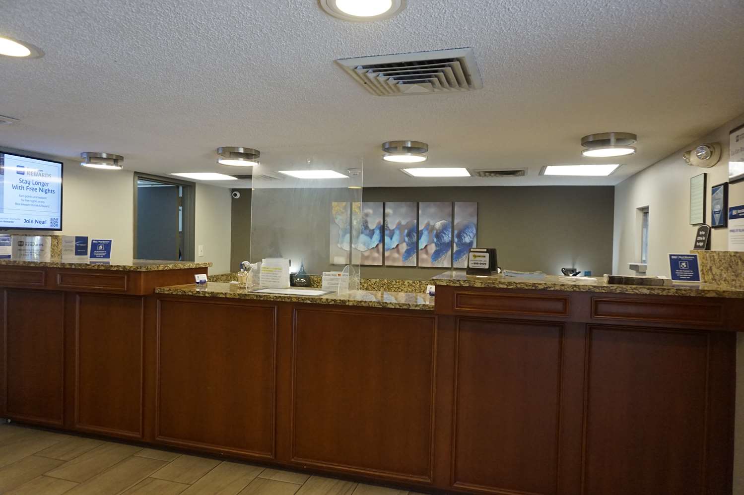 Best Western Tallahassee-Downtown Inn & Suites 4/28