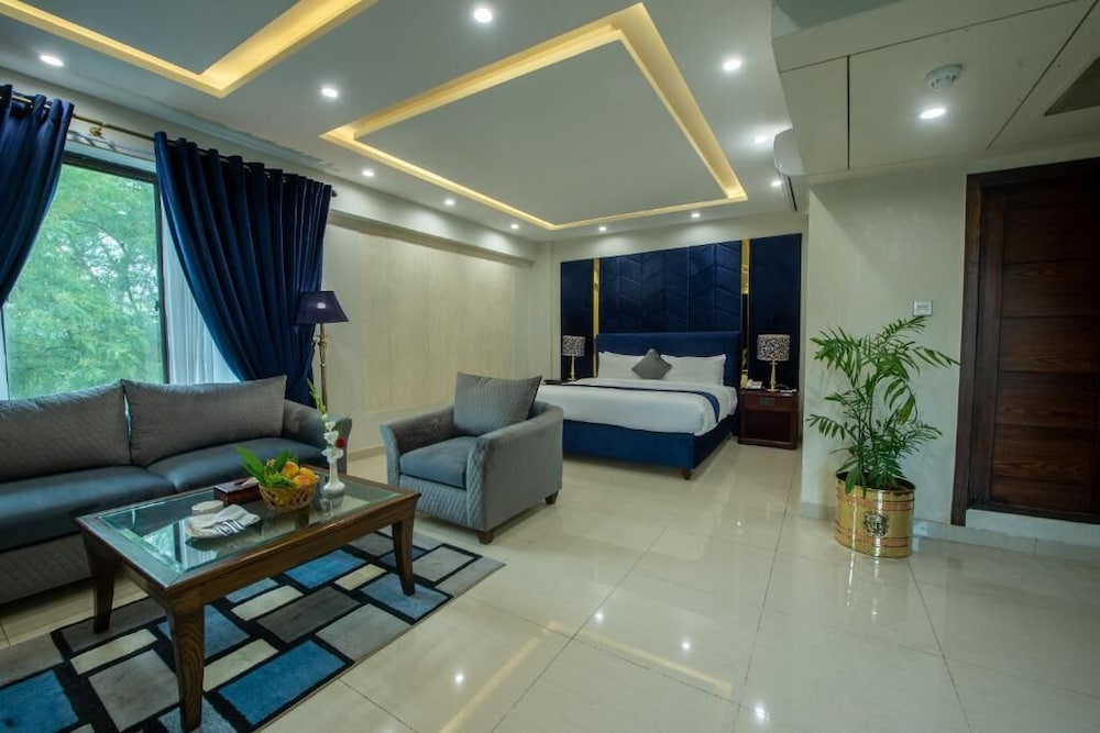 ENVOY CONTINENTAL HOTEL 29/50