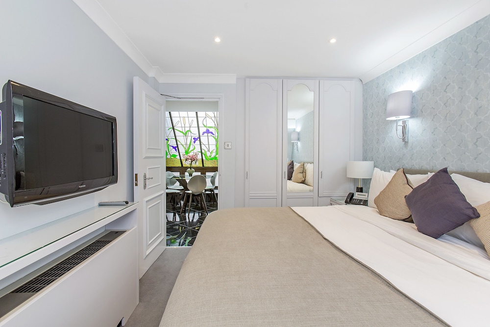 Mayfair House 33/58
