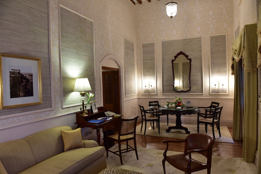 TAJ FALAKNUMA PALACE 71/81